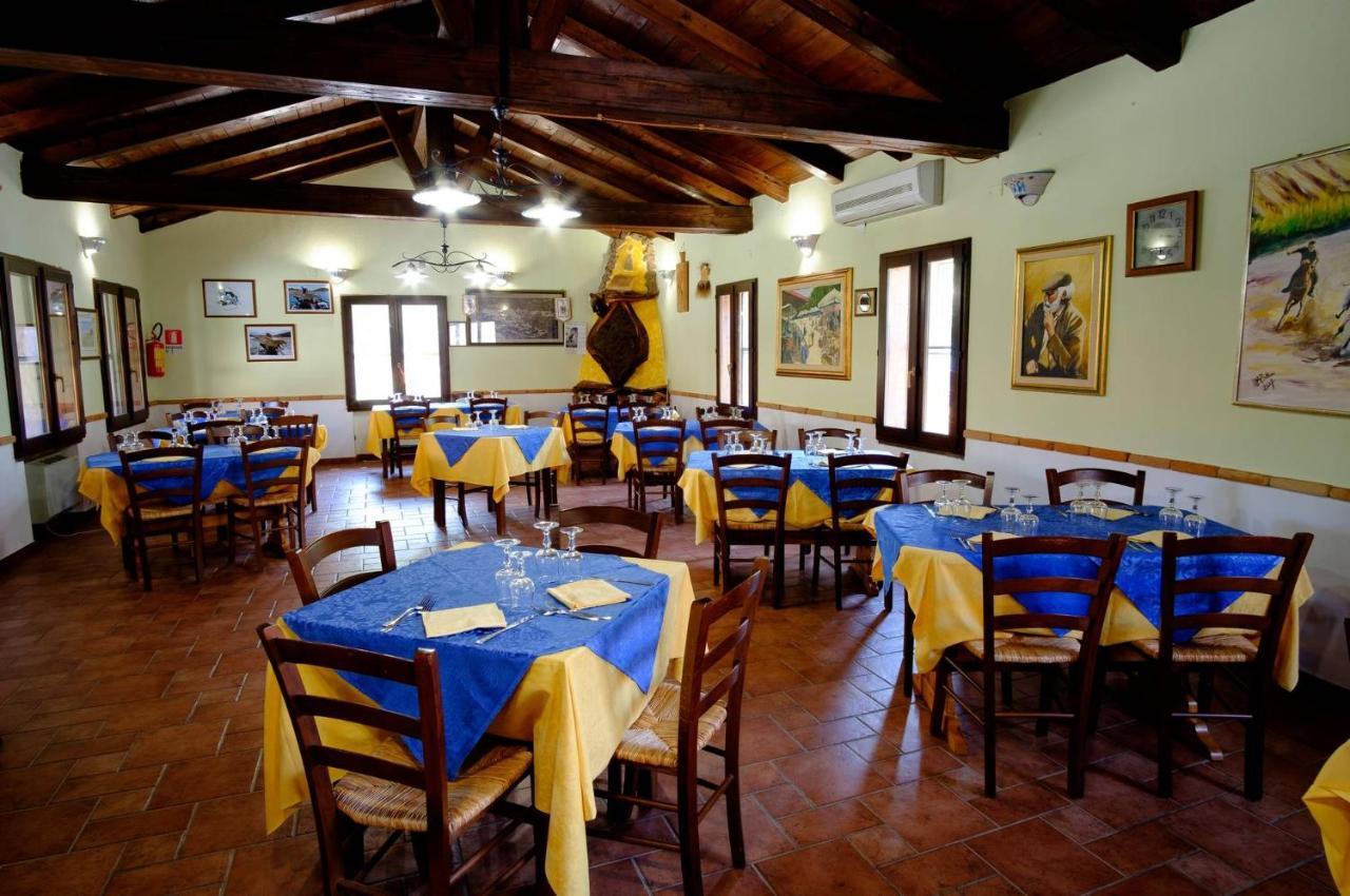 Villanova Strisaili Hotel Il Nido Dell'Aquila מראה חיצוני תמונה