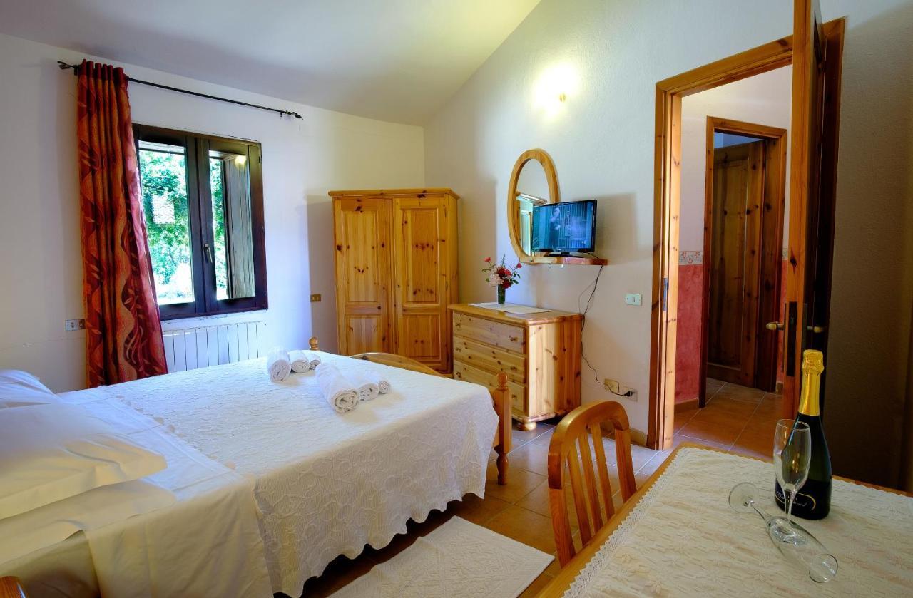 Villanova Strisaili Hotel Il Nido Dell'Aquila מראה חיצוני תמונה
